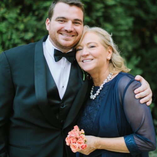 mother of the groom half up hair with comb